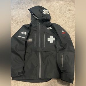 💯 Authentic Supreme® x The North Face® Summit Series Rescue Mountain Pro Jacket